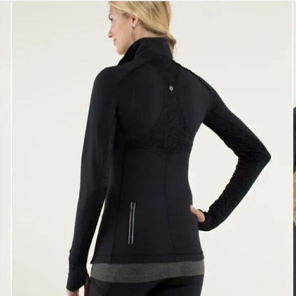 Lululemon black star runner lace pullover top size 8 - Picture 2 of 14